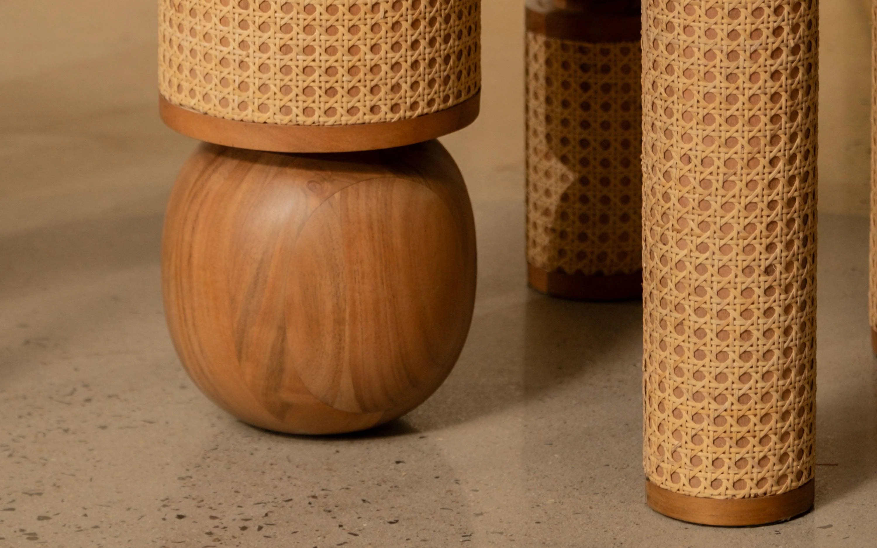 Andaman Baratang 4 Seater Round Dining Table - Image 8