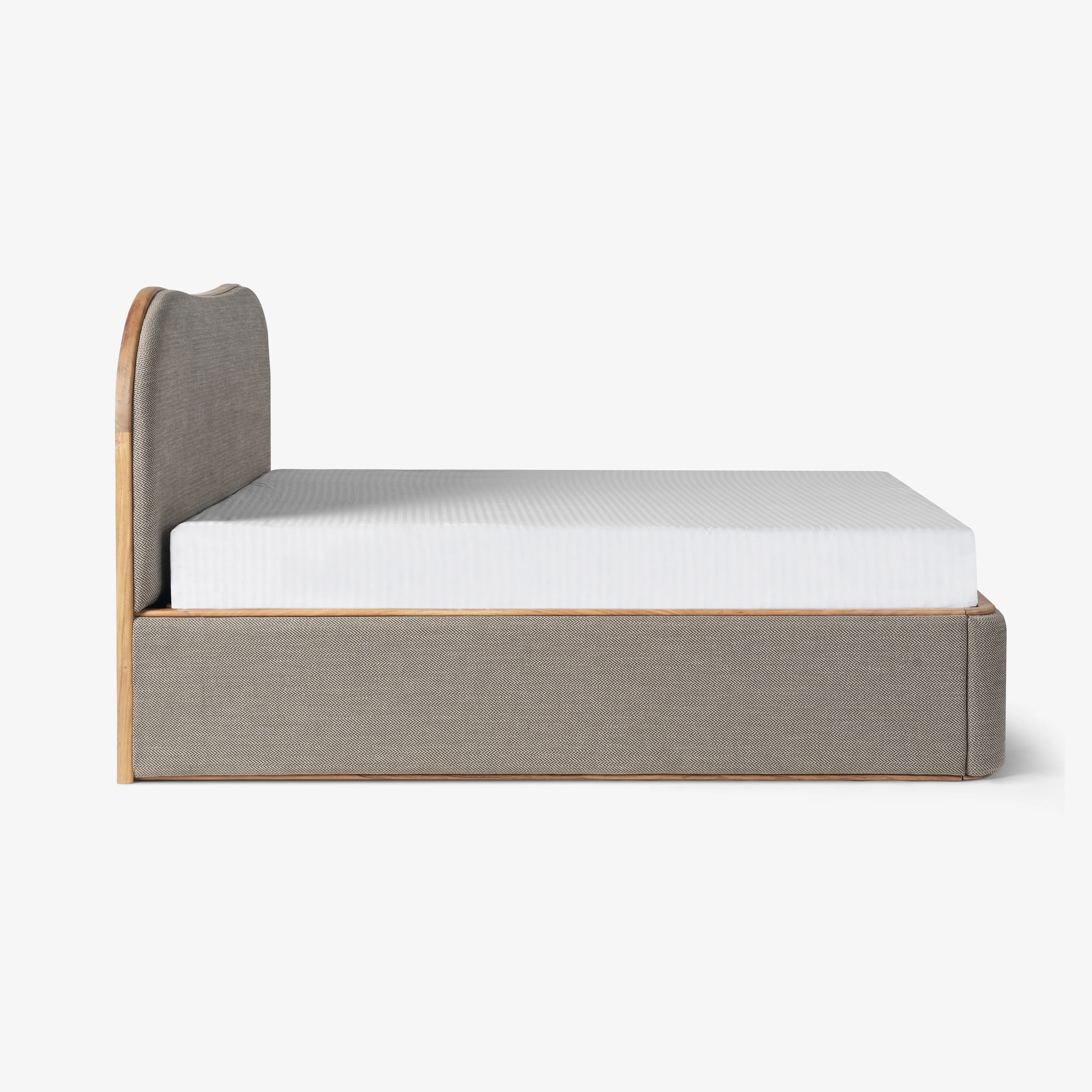 Le Dame Upholstered Queen Size Bed - Image 4