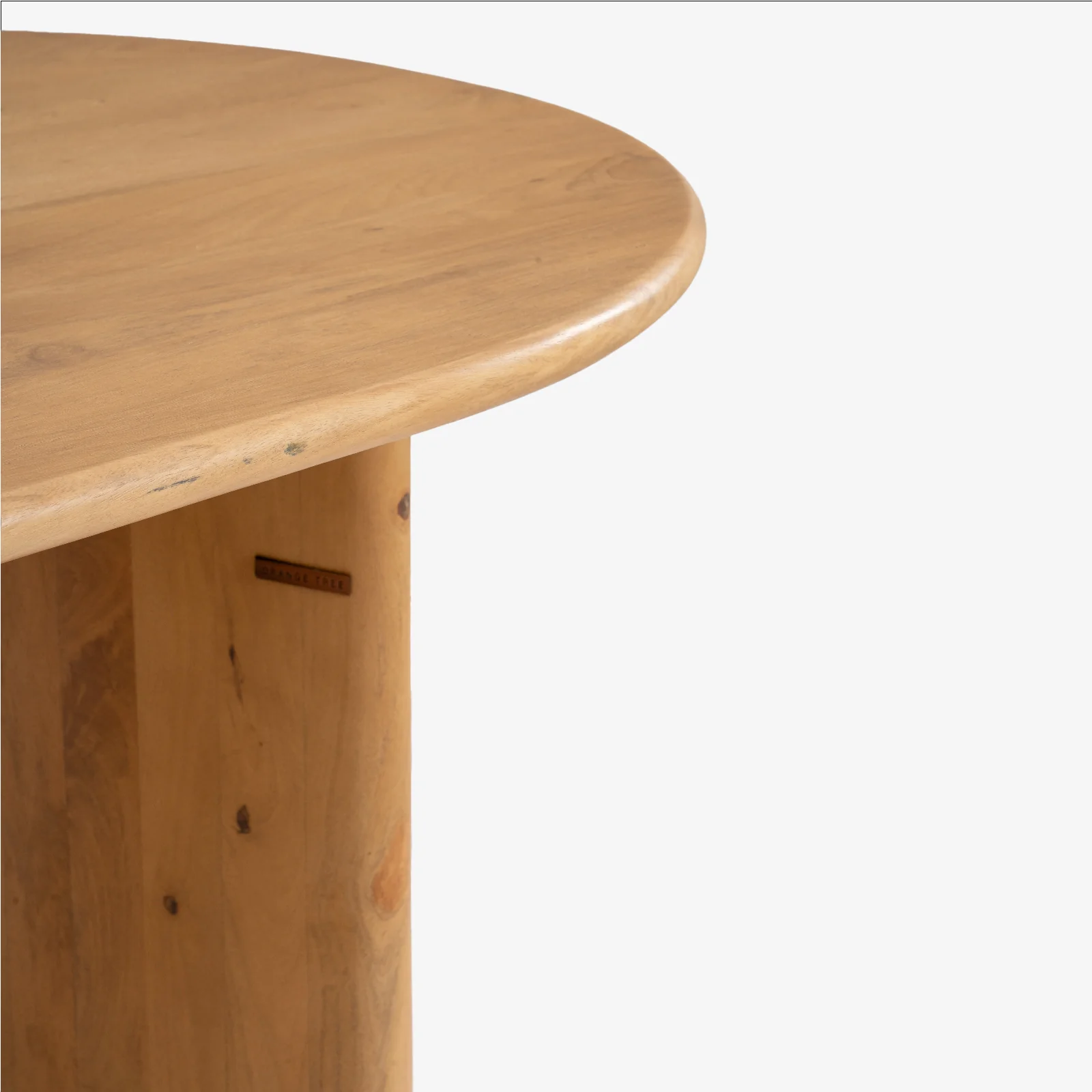 Saanra Dining Table - Image 9